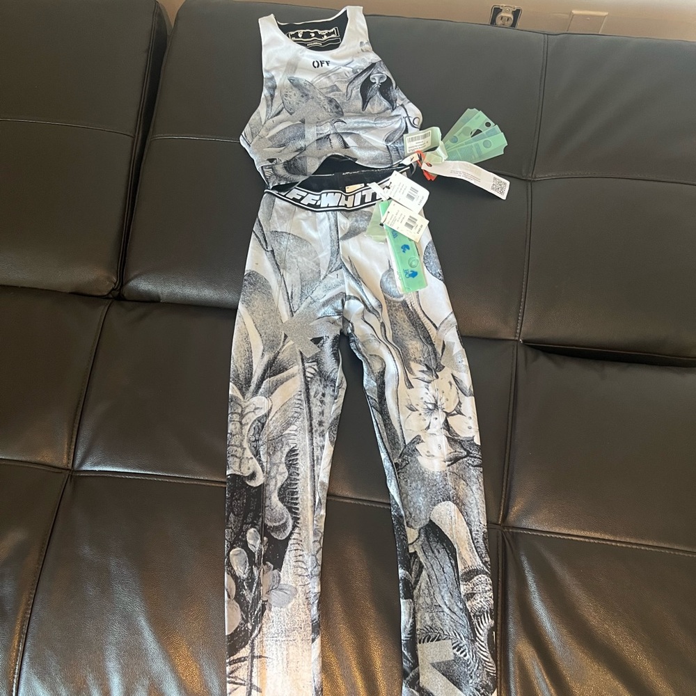 Off-white new piece set authentic brand new never worn